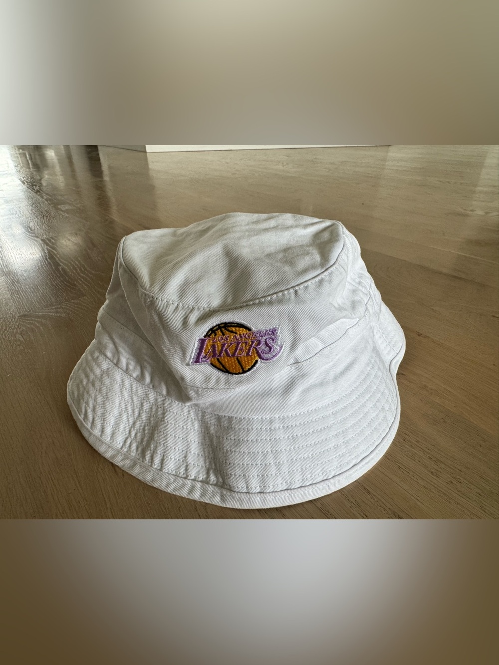 Mitchell & Ness Los Angeles Lakers bucket hat white large / XL